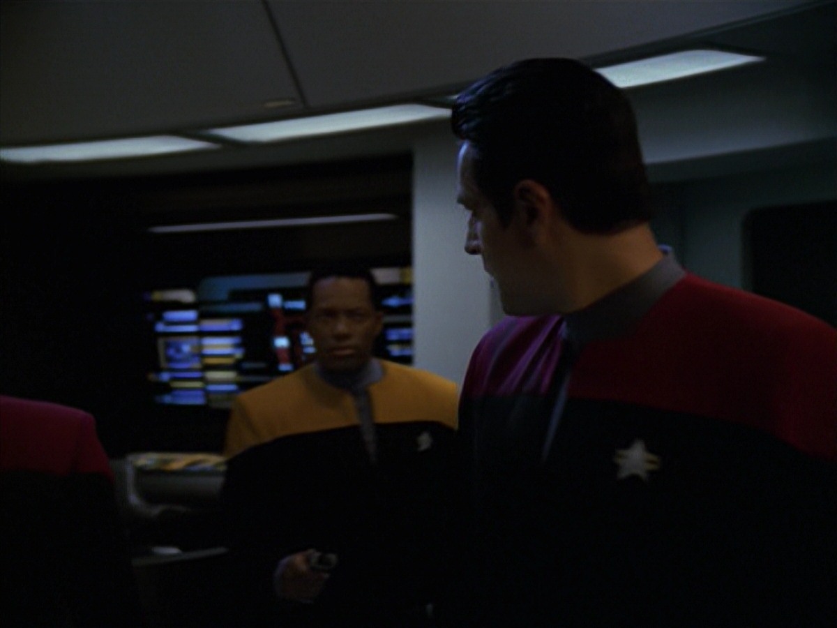 extant_StarTrek_VOY_7x11-Shattered_1067.jpg