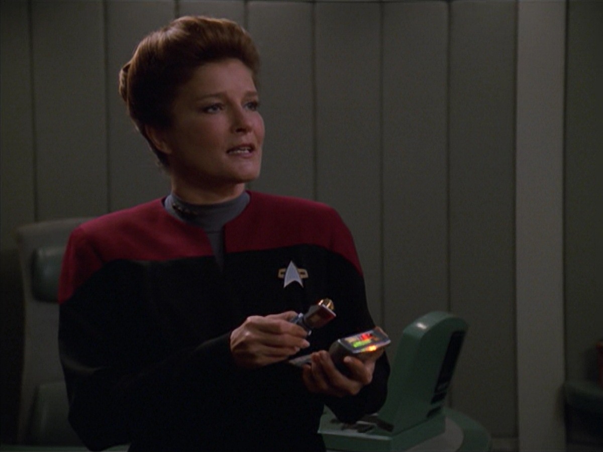 extant_StarTrek_VOY_7x11-Shattered_1086.jpg
