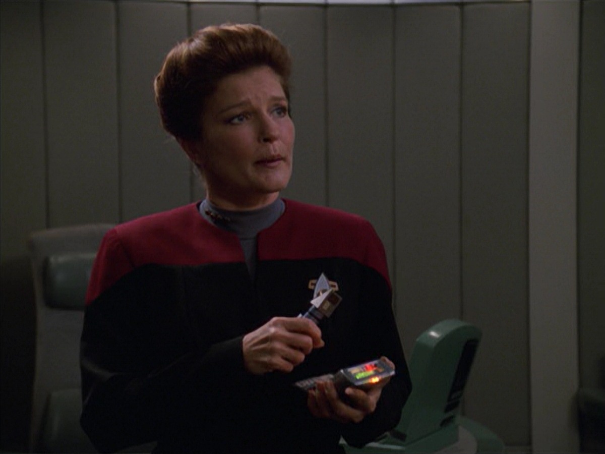 extant_StarTrek_VOY_7x11-Shattered_1104.jpg