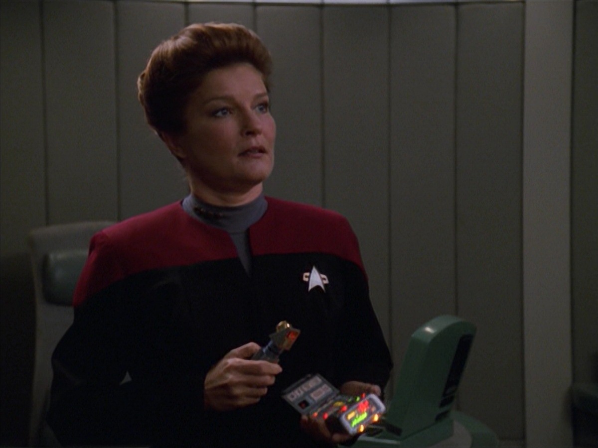 extant_StarTrek_VOY_7x11-Shattered_1114.jpg