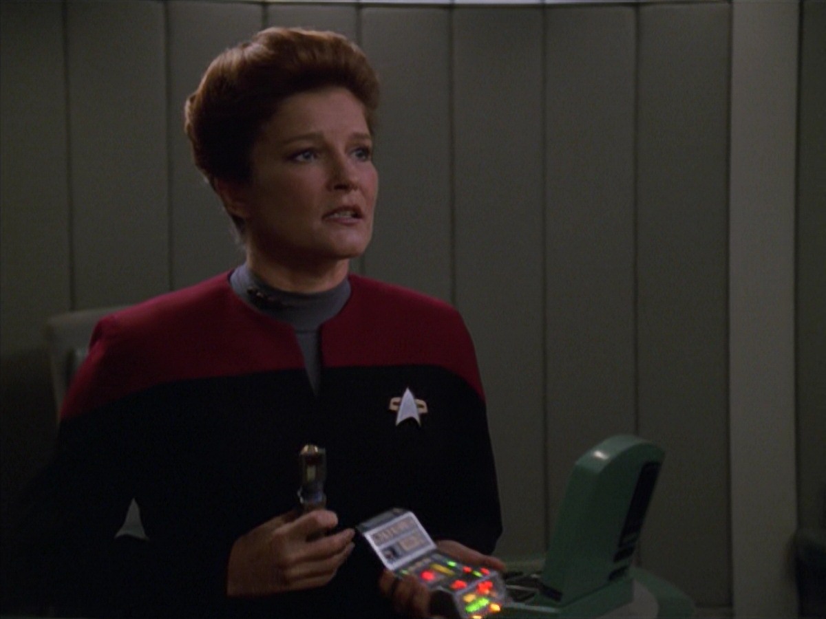 extant_StarTrek_VOY_7x11-Shattered_1119.jpg