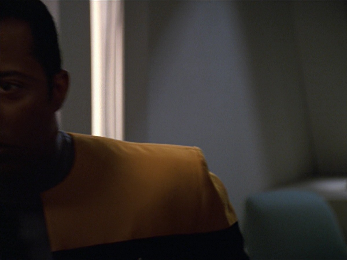 extant_StarTrek_VOY_7x11-Shattered_1140.jpg