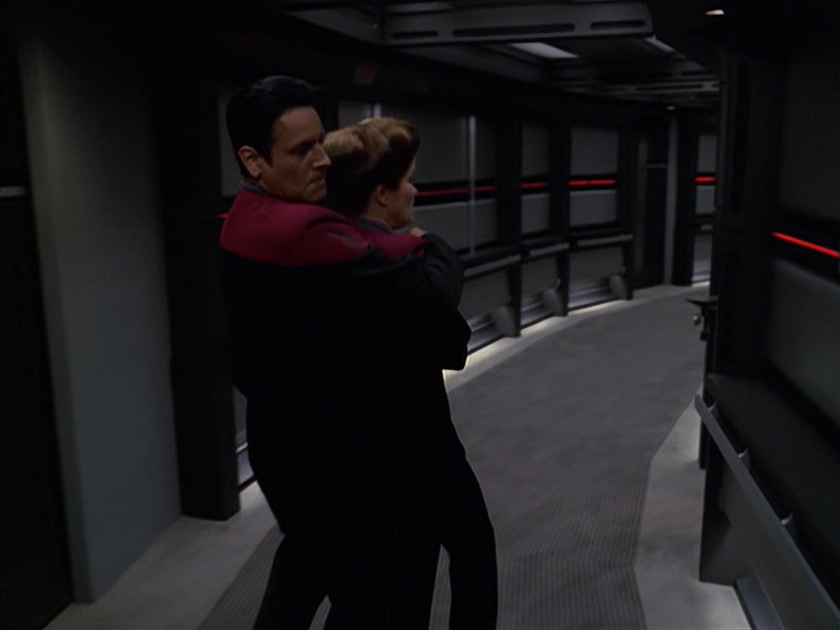 extant_StarTrek_VOY_7x11-Shattered_1145.jpg