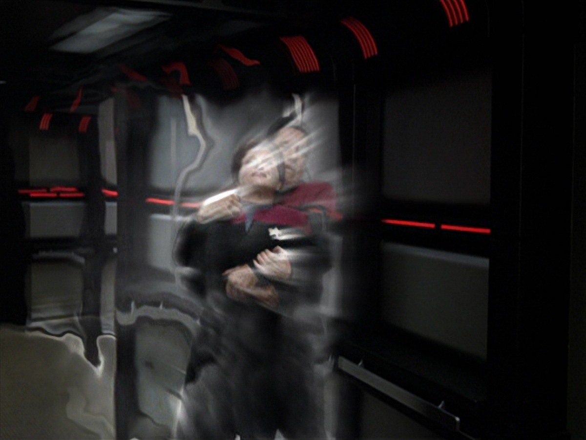 extant_StarTrek_VOY_7x11-Shattered_1158.jpg