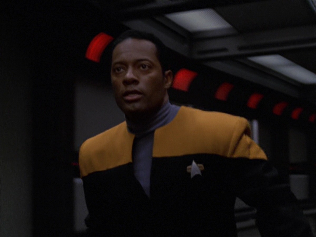 extant_StarTrek_VOY_7x11-Shattered_1159.jpg