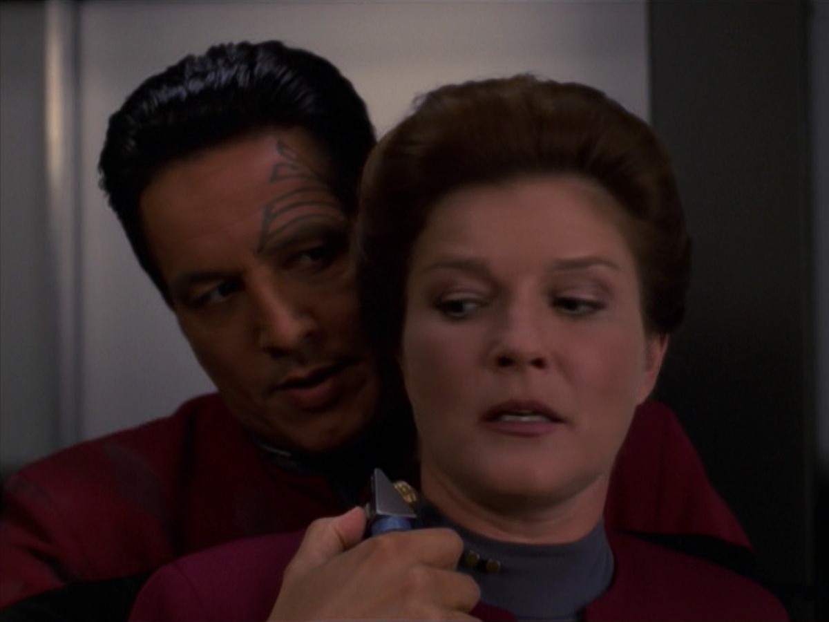 extant_StarTrek_VOY_7x11-Shattered_1167.jpg