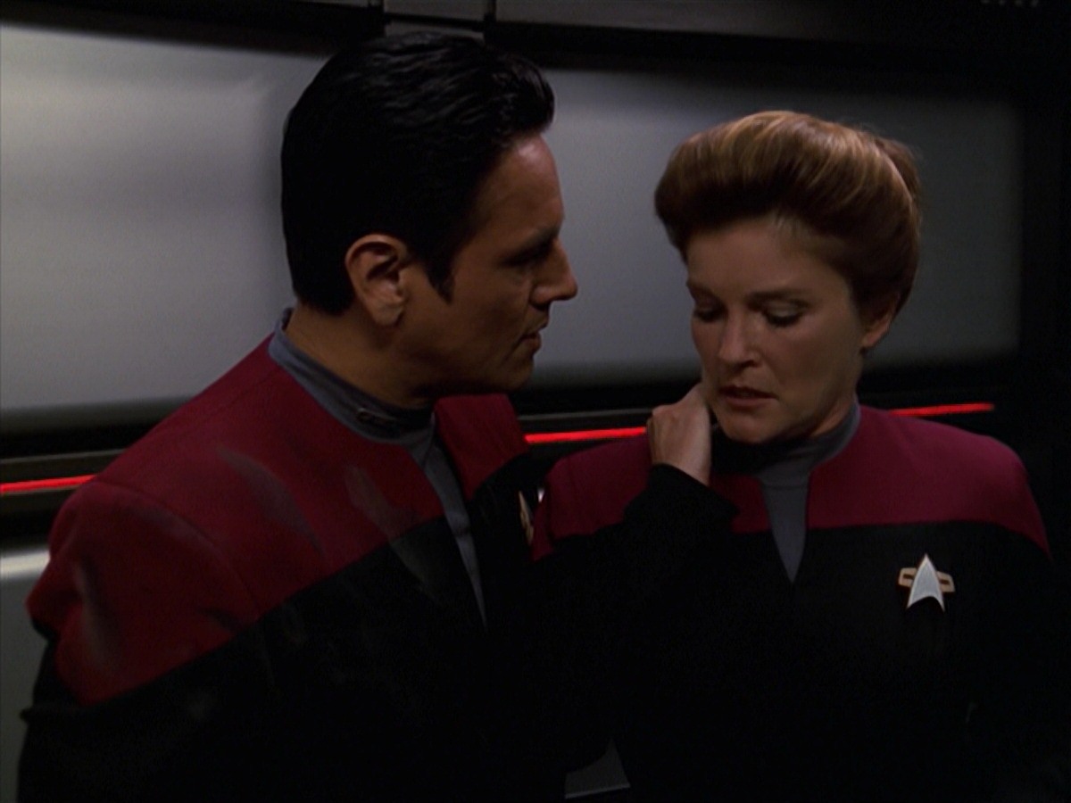 extant_StarTrek_VOY_7x11-Shattered_1195.jpg