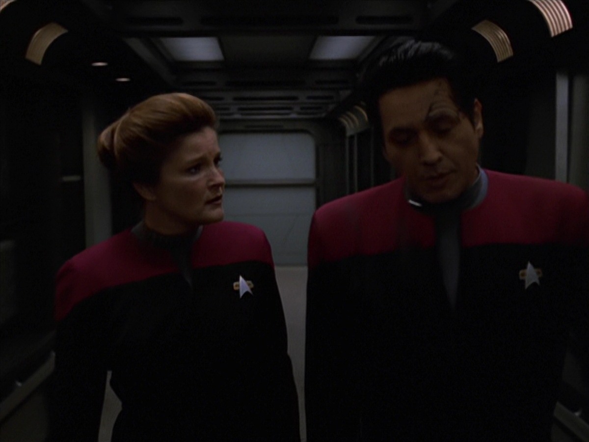 extant_StarTrek_VOY_7x11-Shattered_1229.jpg
