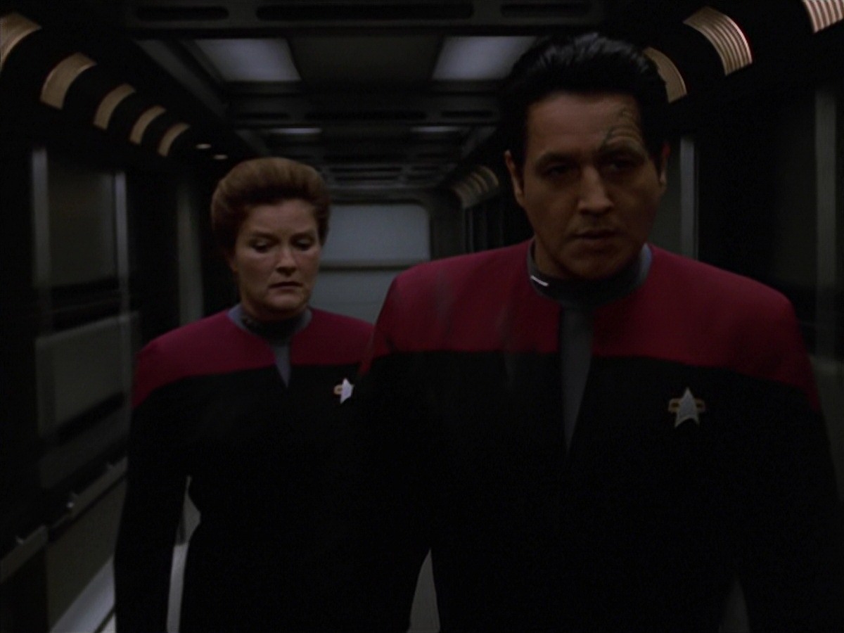 extant_StarTrek_VOY_7x11-Shattered_1232.jpg