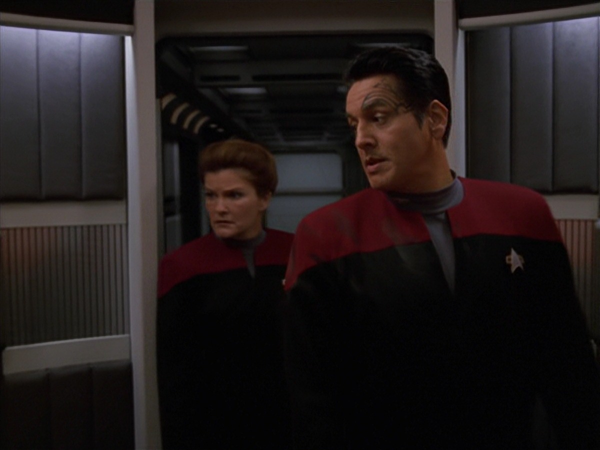 extant_StarTrek_VOY_7x11-Shattered_1235.jpg