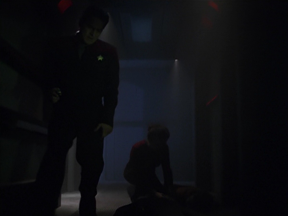 extant_StarTrek_VOY_7x11-Shattered_1295.jpg