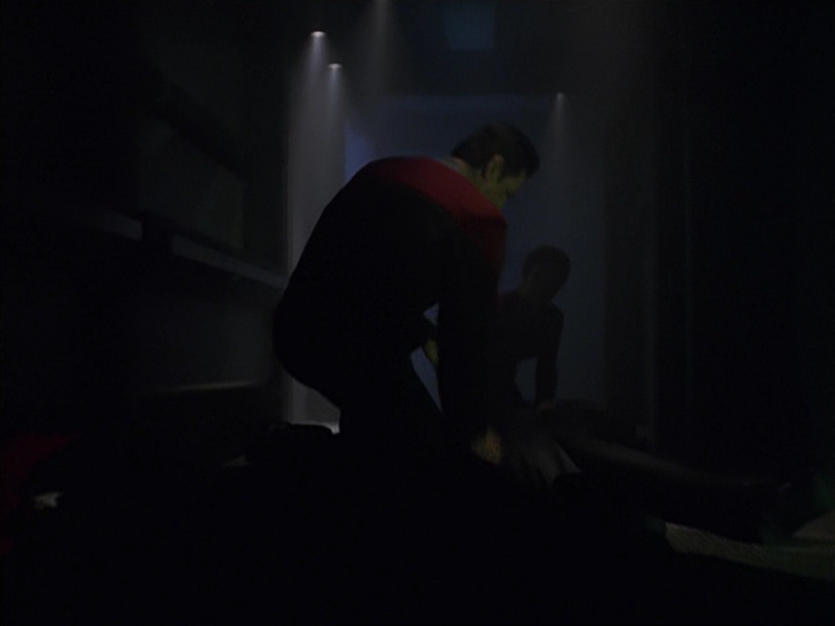 extant_StarTrek_VOY_7x11-Shattered_1297.jpg