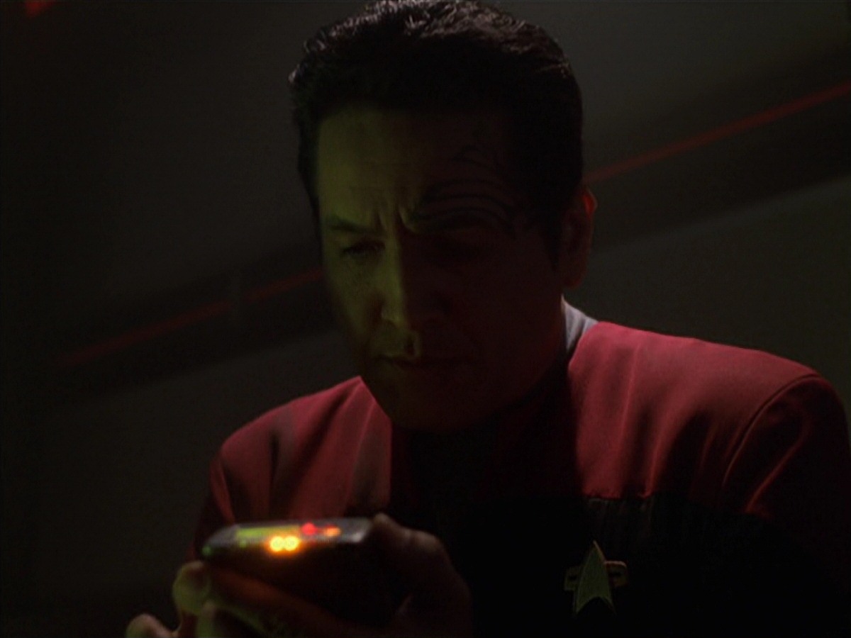extant_StarTrek_VOY_7x11-Shattered_1316.jpg
