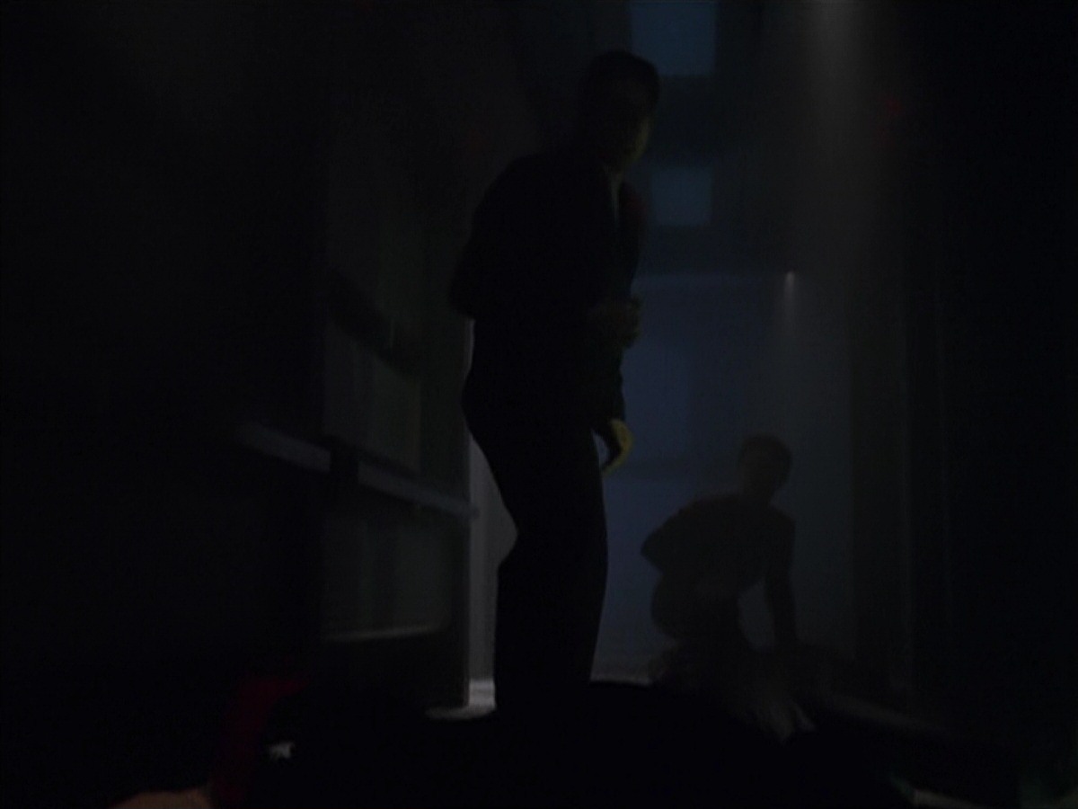 extant_StarTrek_VOY_7x11-Shattered_1326.jpg