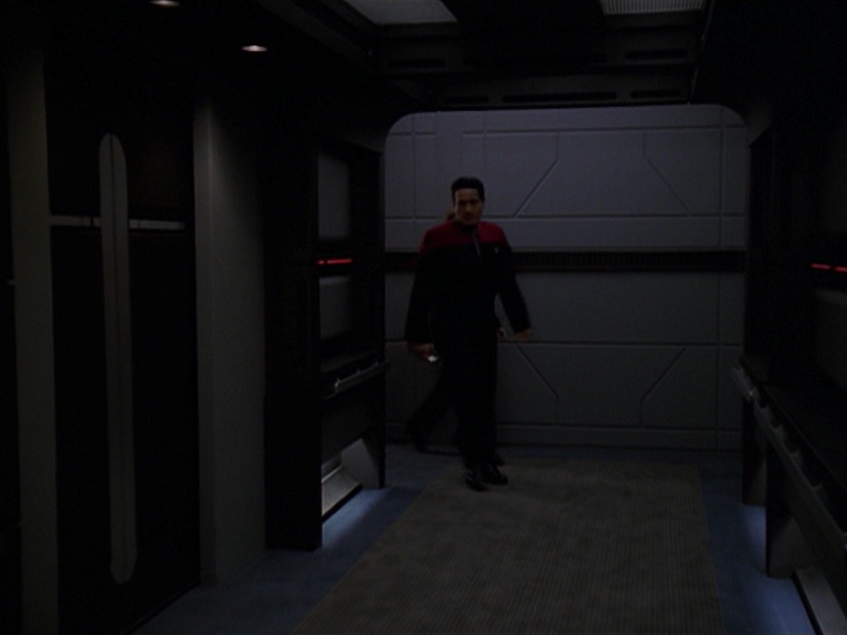 extant_StarTrek_VOY_7x11-Shattered_1332.jpg