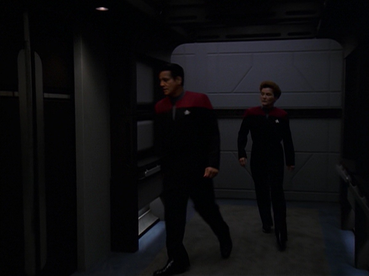 extant_StarTrek_VOY_7x11-Shattered_1334.jpg