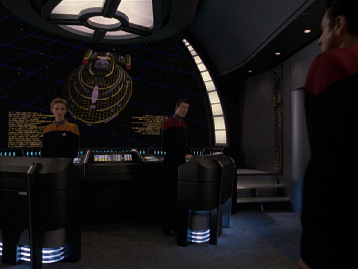 extant_StarTrek_VOY_7x11-Shattered_1338.jpg