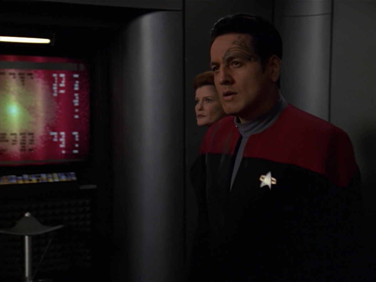 extant_StarTrek_VOY_7x11-Shattered_1342.jpg