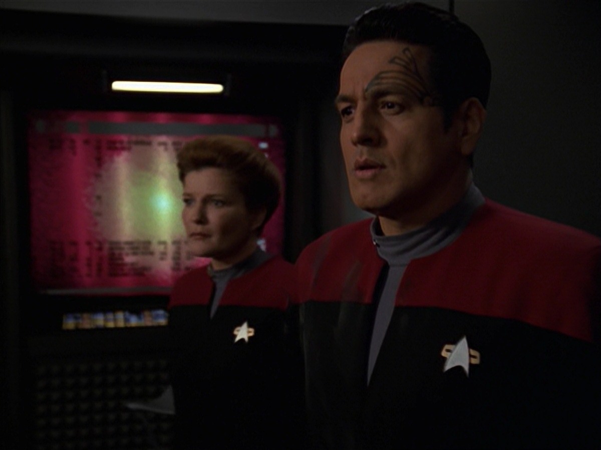 extant_StarTrek_VOY_7x11-Shattered_1344.jpg