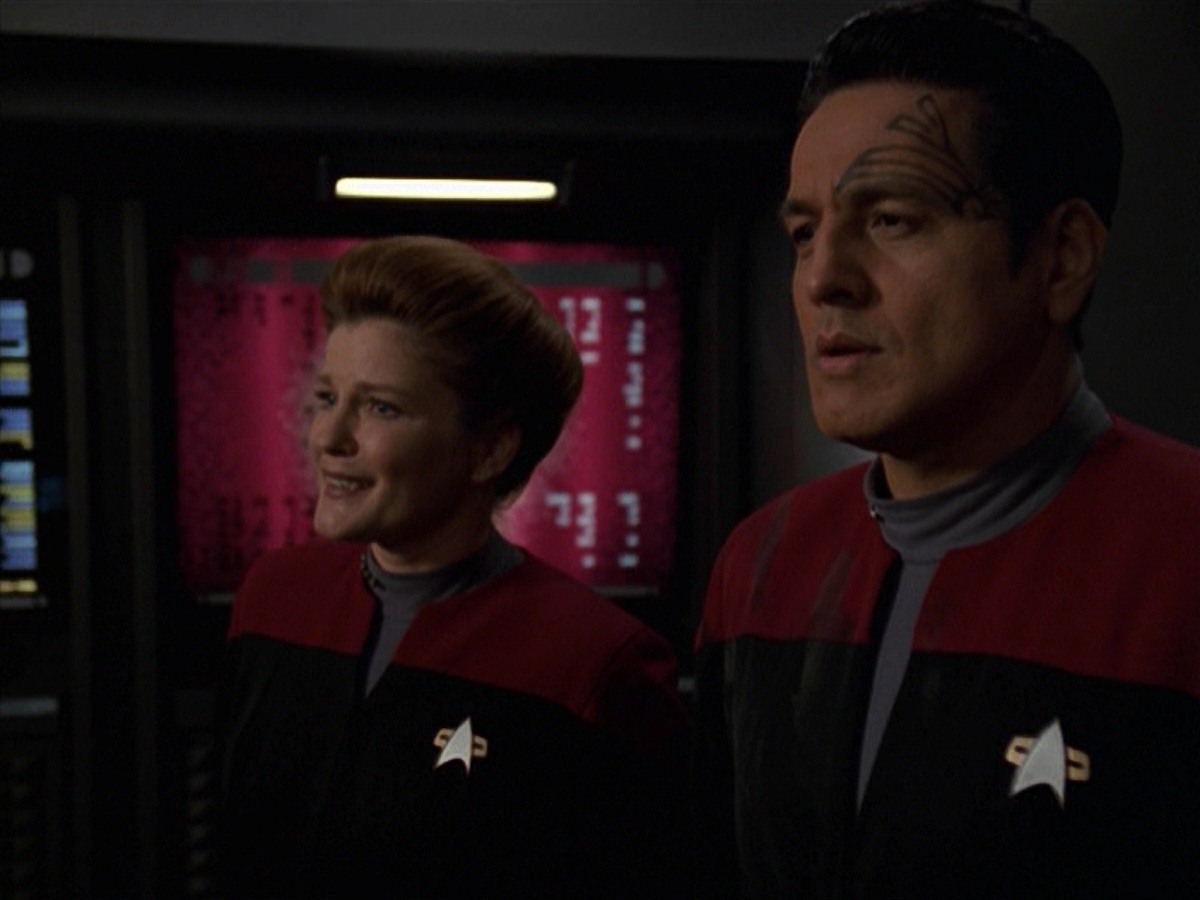 extant_StarTrek_VOY_7x11-Shattered_1353.jpg
