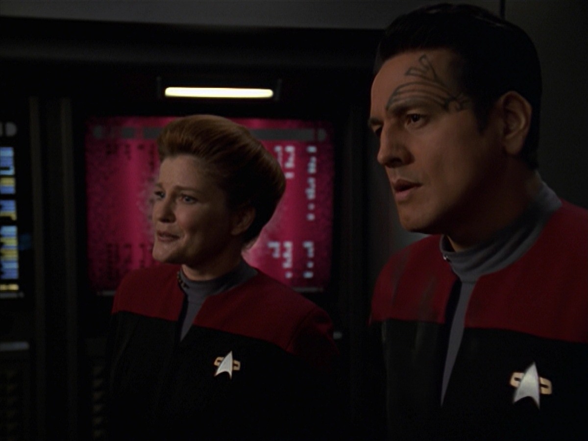 extant_StarTrek_VOY_7x11-Shattered_1354.jpg