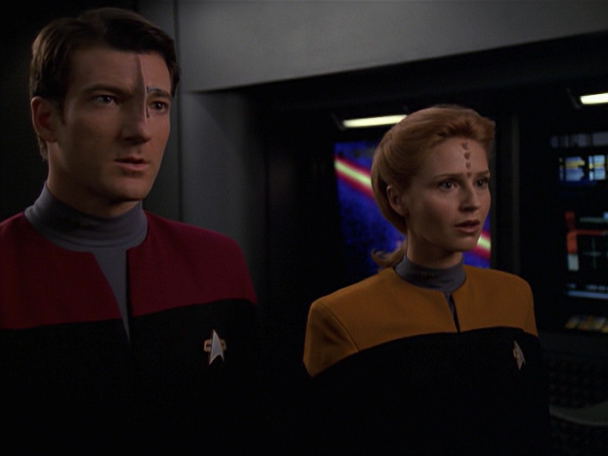 extant_StarTrek_VOY_7x11-Shattered_1358.jpg