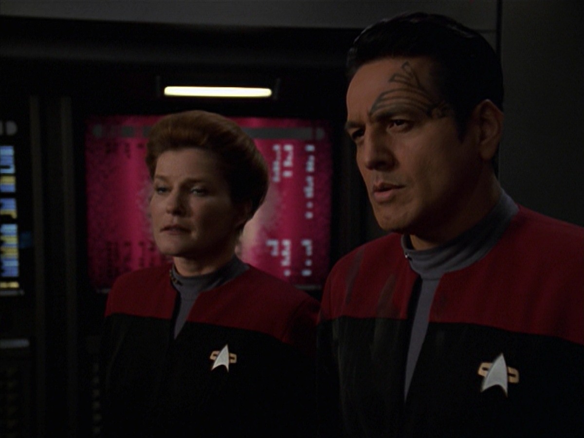 extant_StarTrek_VOY_7x11-Shattered_1365.jpg
