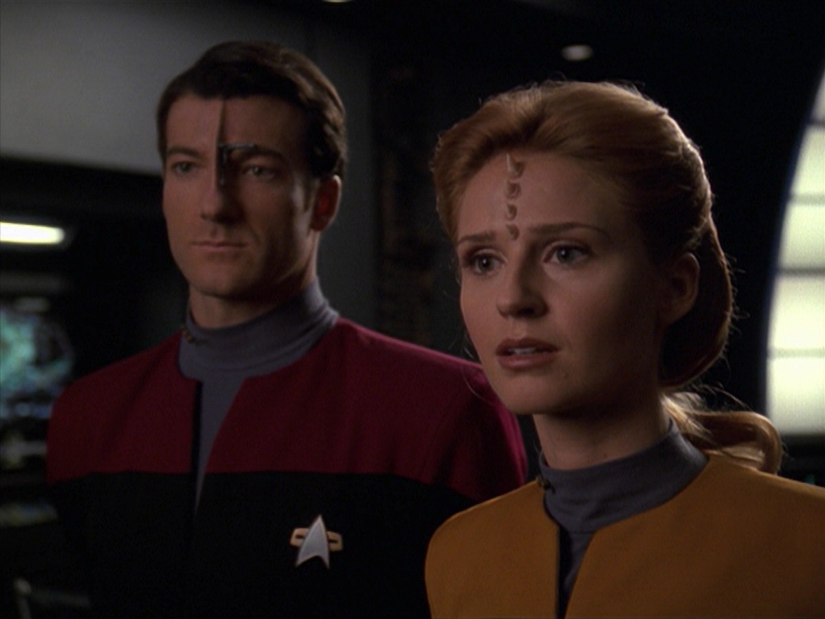 extant_StarTrek_VOY_7x11-Shattered_1402.jpg