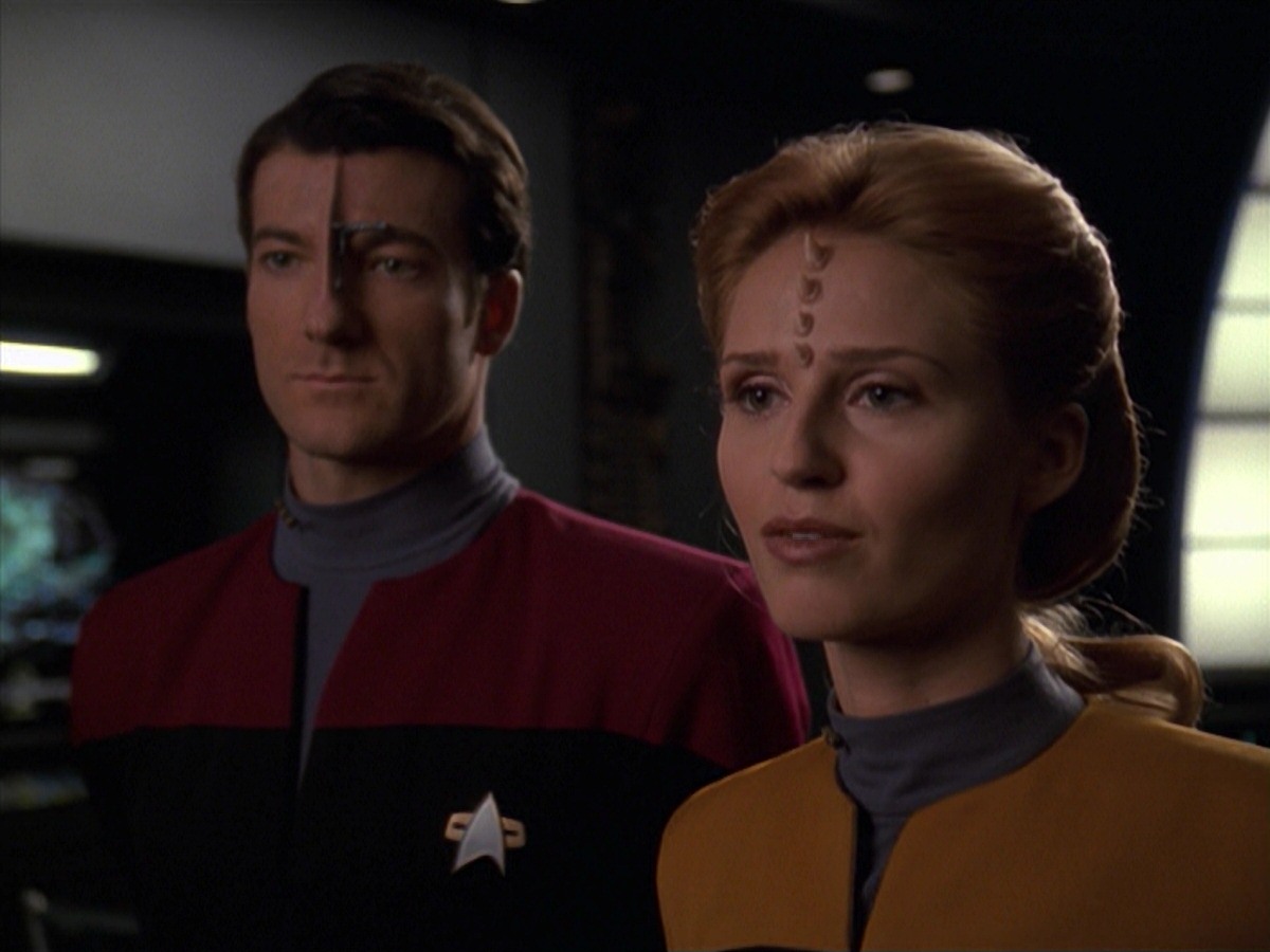 extant_StarTrek_VOY_7x11-Shattered_1403.jpg
