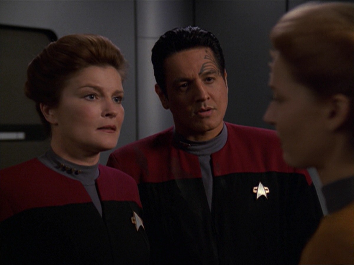 extant_StarTrek_VOY_7x11-Shattered_1406.jpg