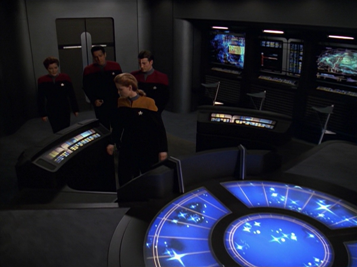 extant_StarTrek_VOY_7x11-Shattered_1409.jpg