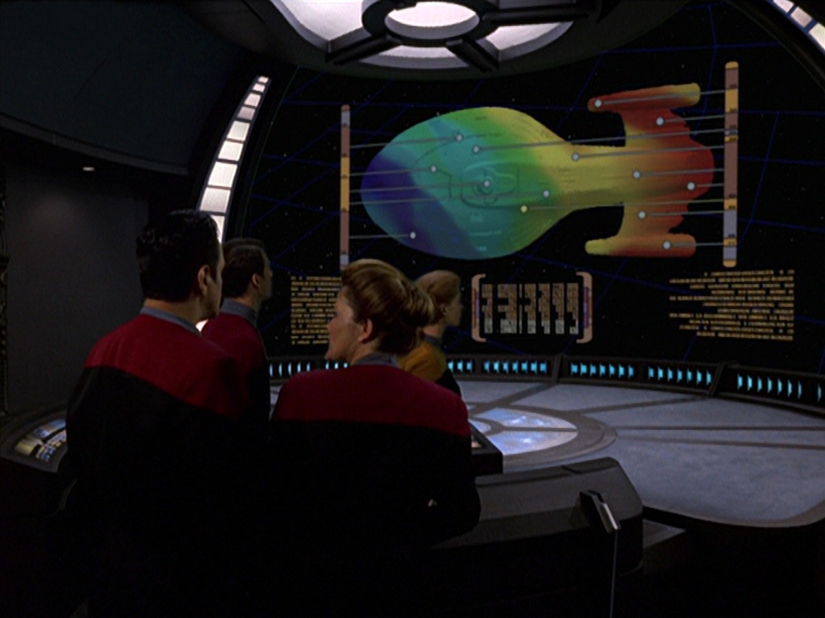 extant_StarTrek_VOY_7x11-Shattered_1417.jpg