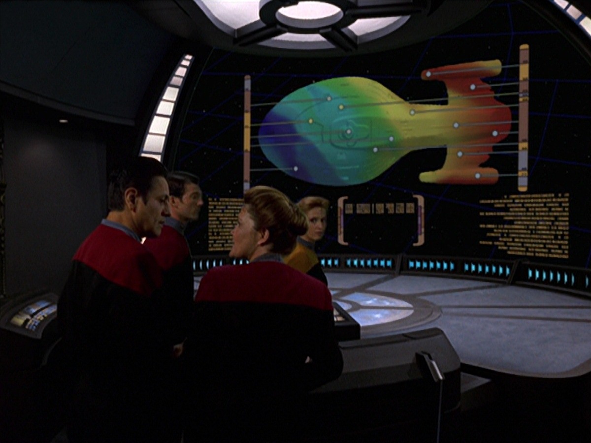 extant_StarTrek_VOY_7x11-Shattered_1418.jpg