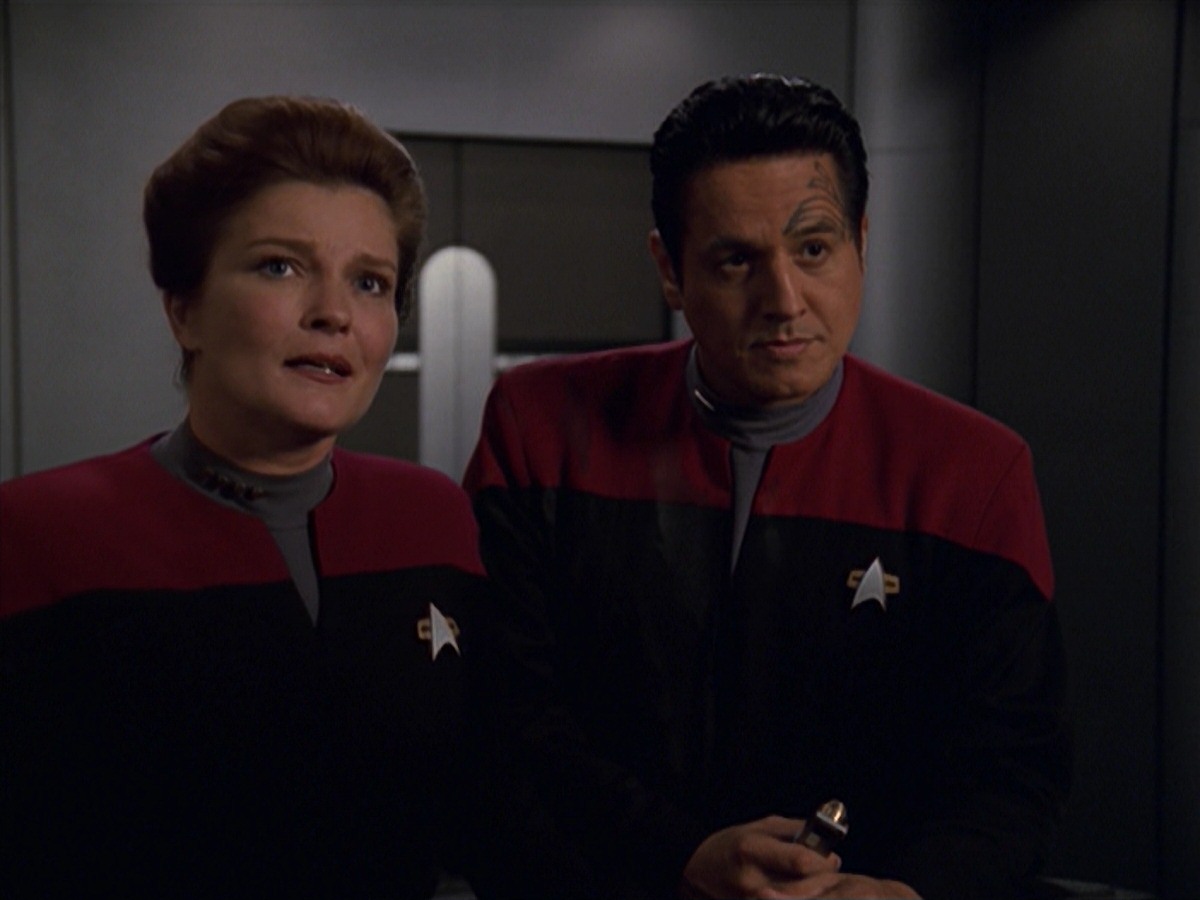 extant_StarTrek_VOY_7x11-Shattered_1424.jpg