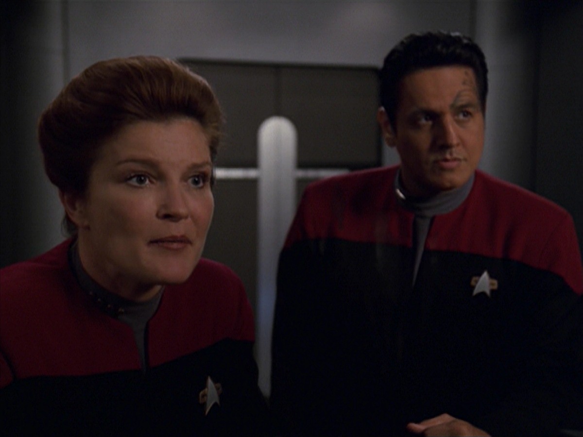 extant_StarTrek_VOY_7x11-Shattered_1435.jpg