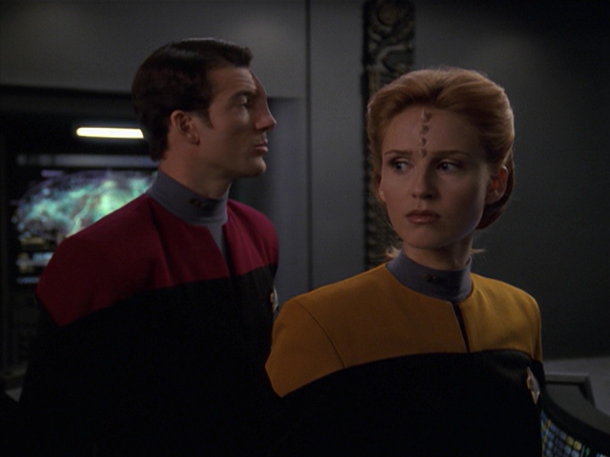 extant_StarTrek_VOY_7x11-Shattered_1437.jpg