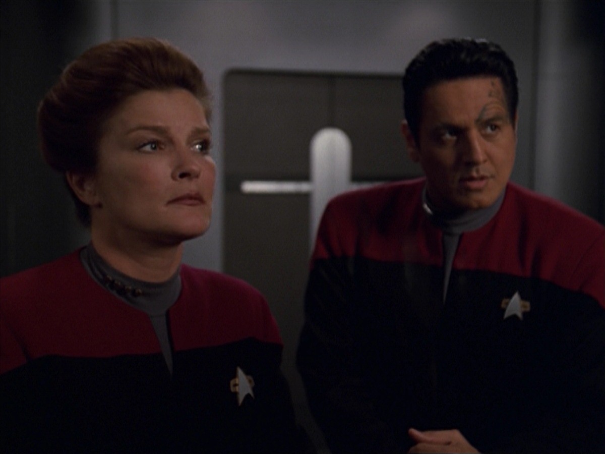 extant_StarTrek_VOY_7x11-Shattered_1445.jpg