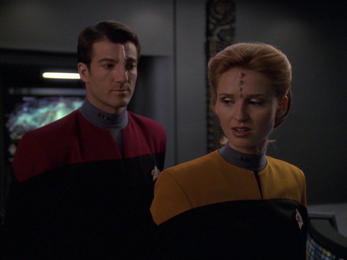 extant_StarTrek_VOY_7x11-Shattered_1448.jpg