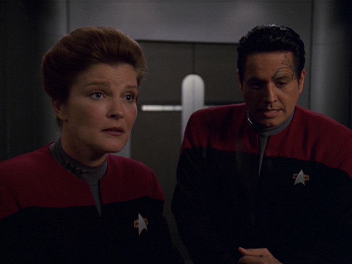 extant_StarTrek_VOY_7x11-Shattered_1452.jpg
