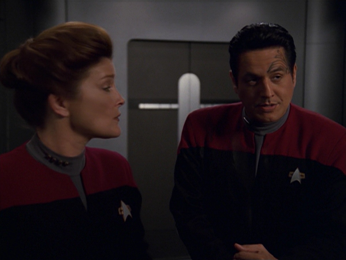 extant_StarTrek_VOY_7x11-Shattered_1456.jpg