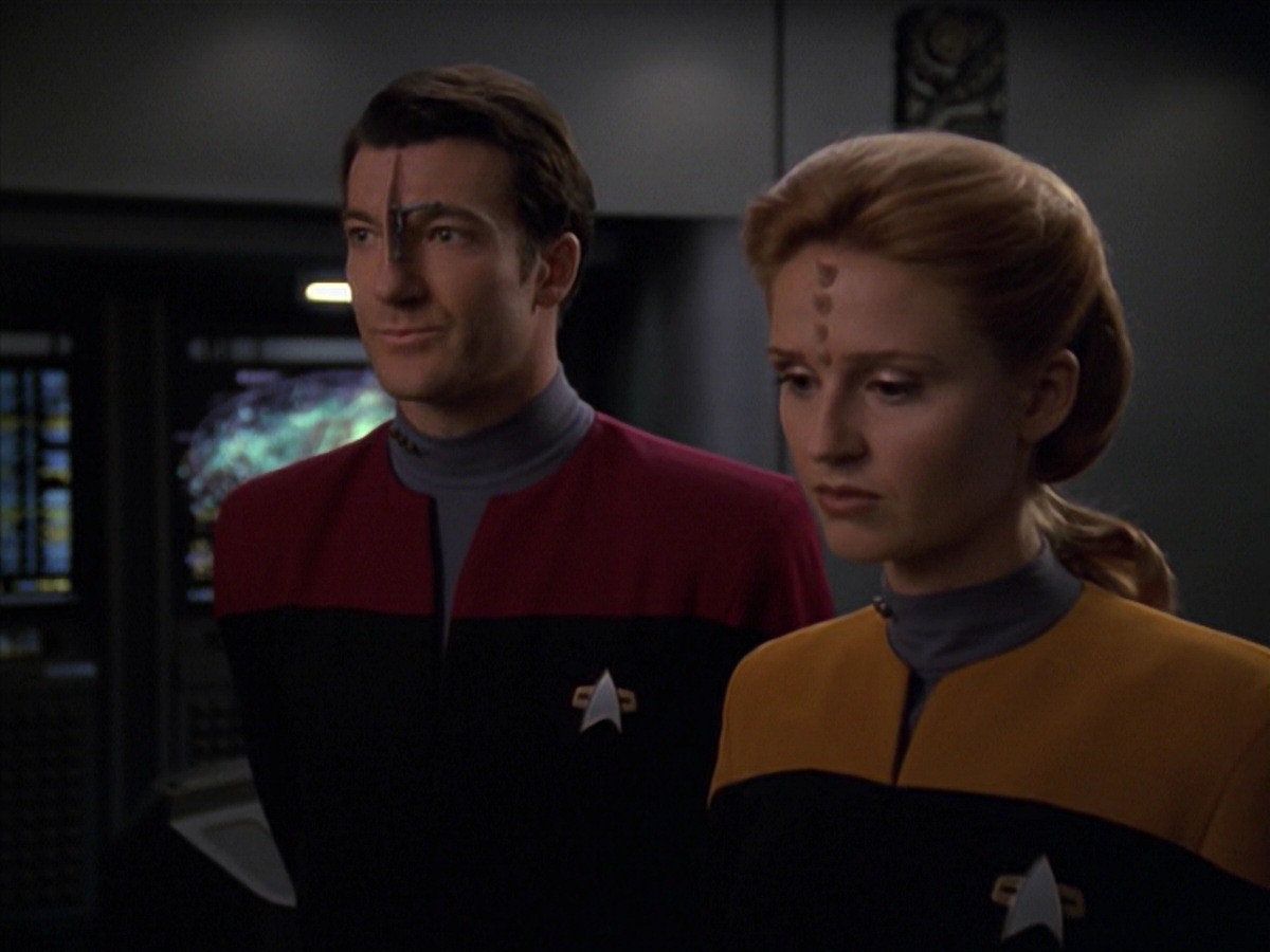 extant_StarTrek_VOY_7x11-Shattered_1461.jpg