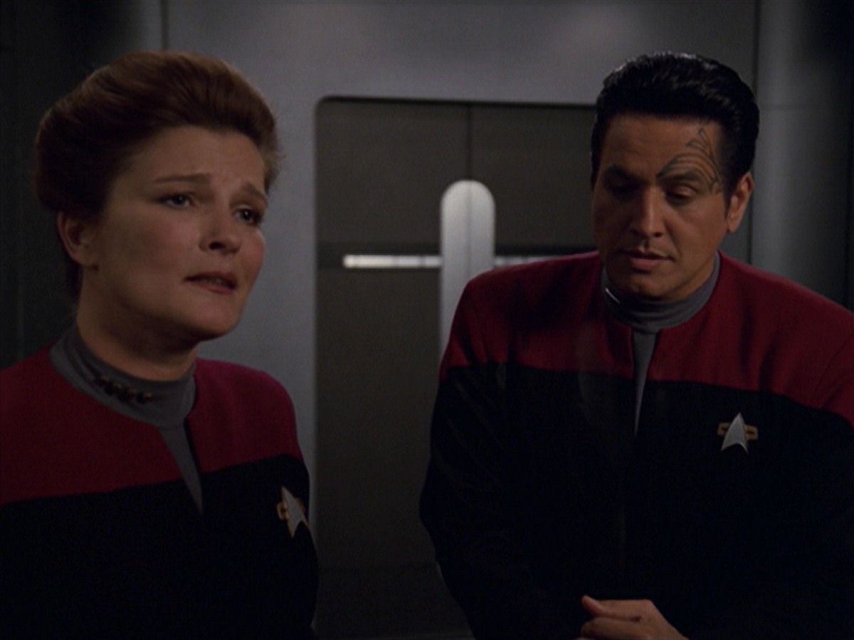 extant_StarTrek_VOY_7x11-Shattered_1465.jpg