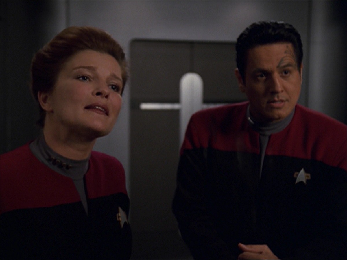 extant_StarTrek_VOY_7x11-Shattered_1468.jpg