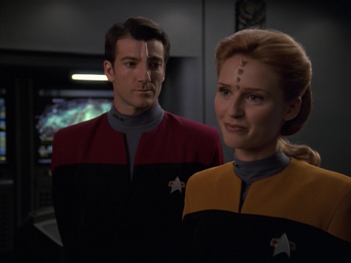 extant_StarTrek_VOY_7x11-Shattered_1472.jpg