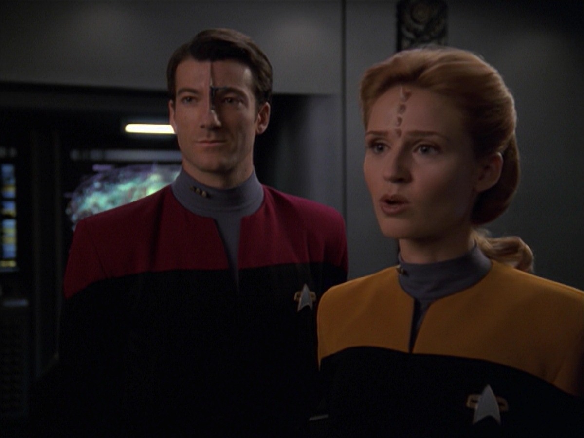 extant_StarTrek_VOY_7x11-Shattered_1483.jpg