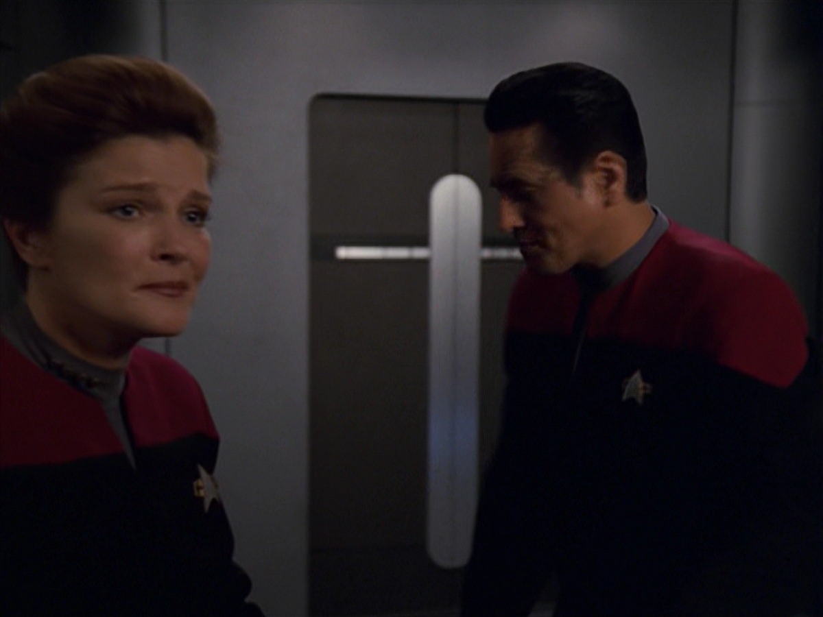 extant_StarTrek_VOY_7x11-Shattered_1495.jpg