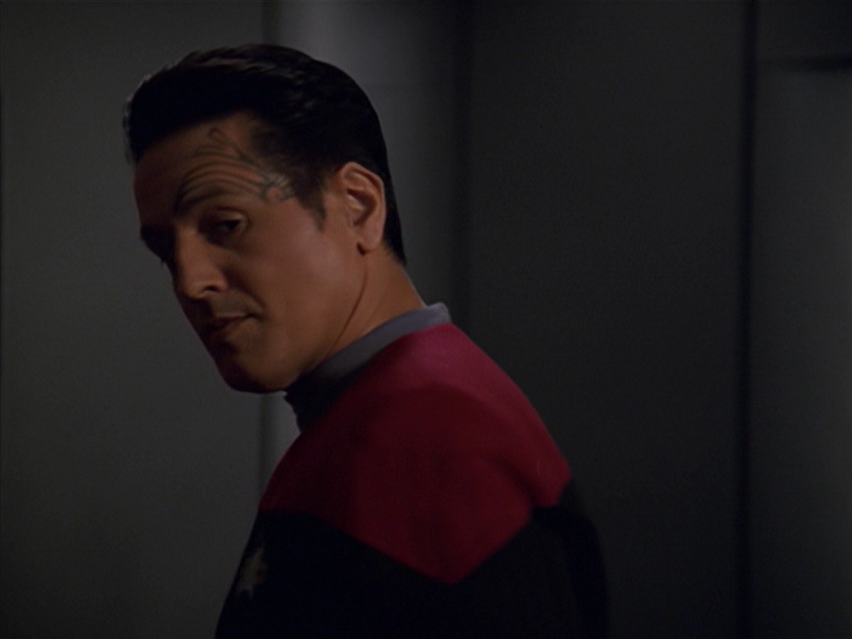 extant_StarTrek_VOY_7x11-Shattered_1498.jpg