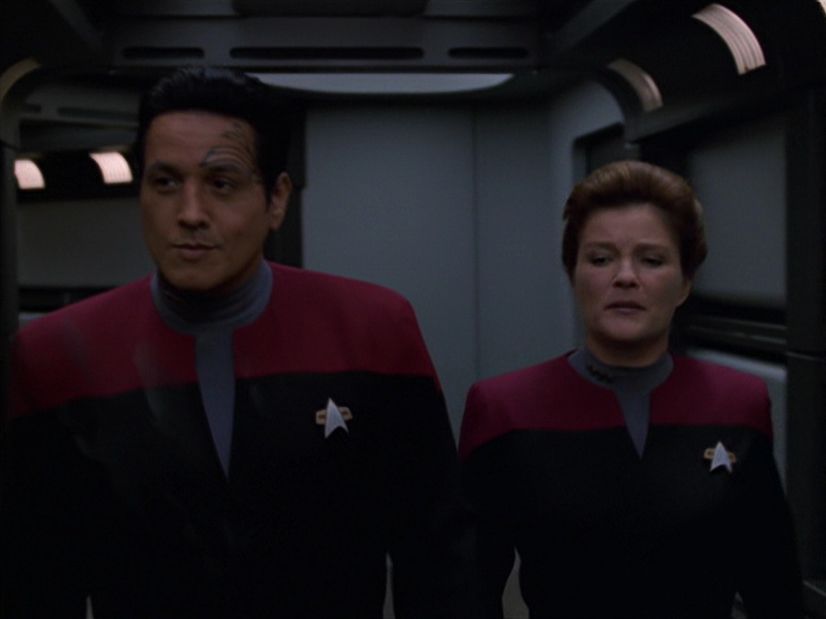 extant_StarTrek_VOY_7x11-Shattered_1522.jpg
