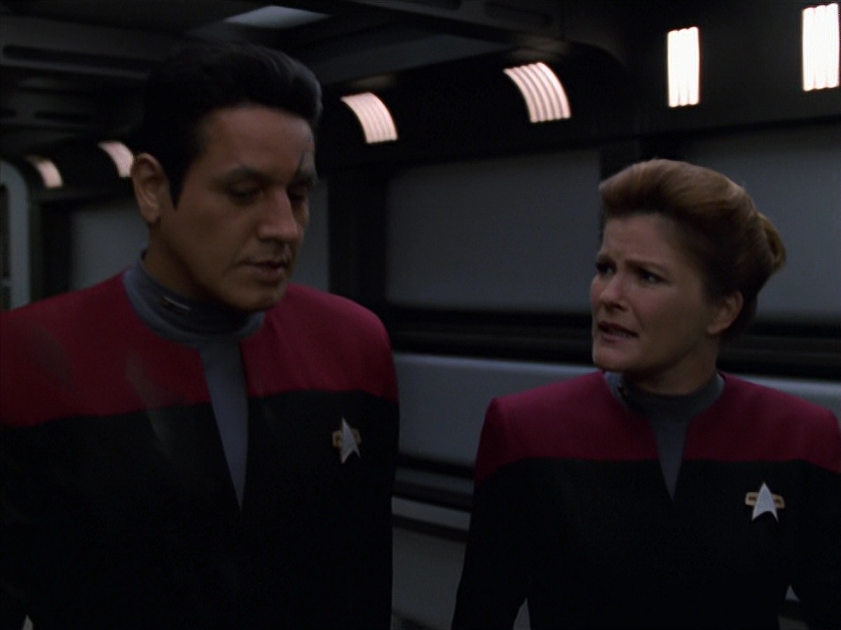 extant_StarTrek_VOY_7x11-Shattered_1526.jpg