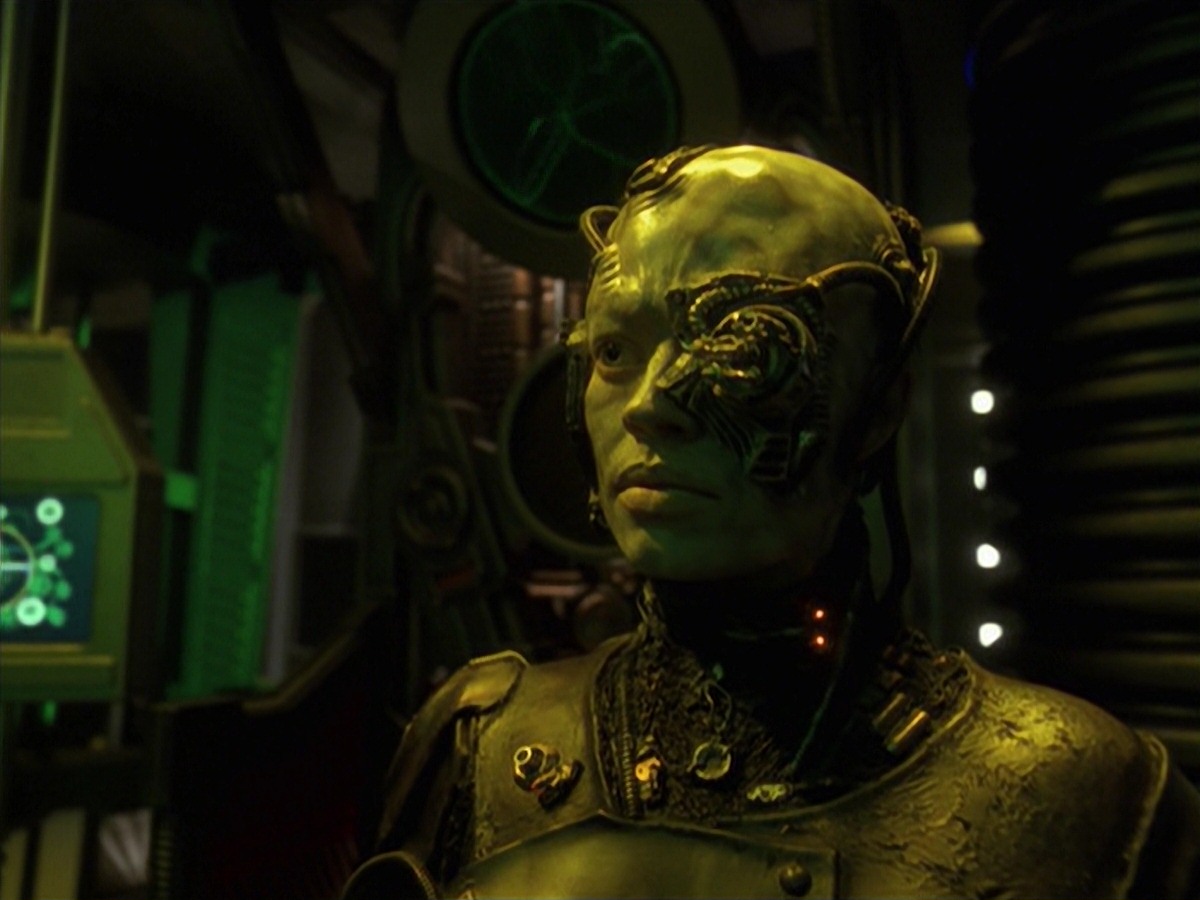 extant_StarTrek_VOY_7x11-Shattered_1565.jpg